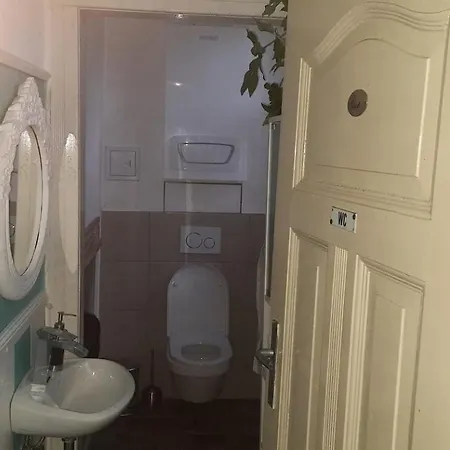 Tinyhaus Am Flughafen, Der Dlr Und Esa Campeggio *