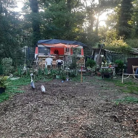 Tinyhaus Am Flughafen, Der Dlr Und Esa Campeggio *