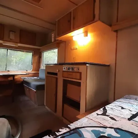 Tinyhaus Am Flughafen, Der Dlr Und Esa Camping *