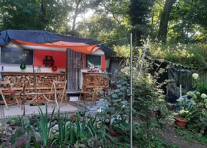 Tinyhaus Am Flughafen, Der Dlr Und Esa Camping Keulen